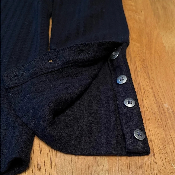 Chaser long sleeved sweater lightweight, size Medium. - Picture 4 of 7